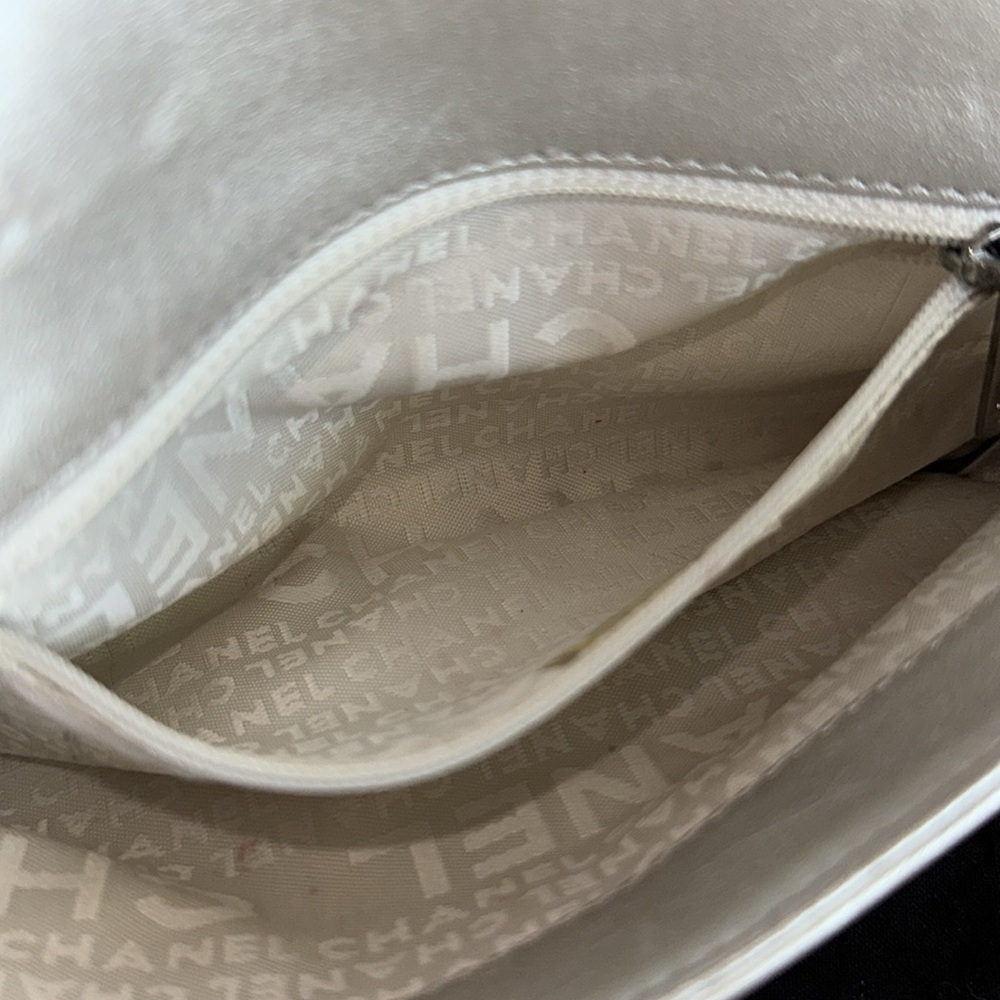 Chanel Floral Embossed Silver Shoulder Bag - Picture 10 of 13